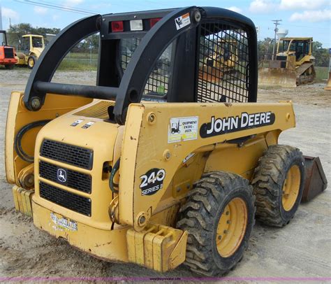 john deere 240 skid steer hydraulic fluid|john deere 240 specs.